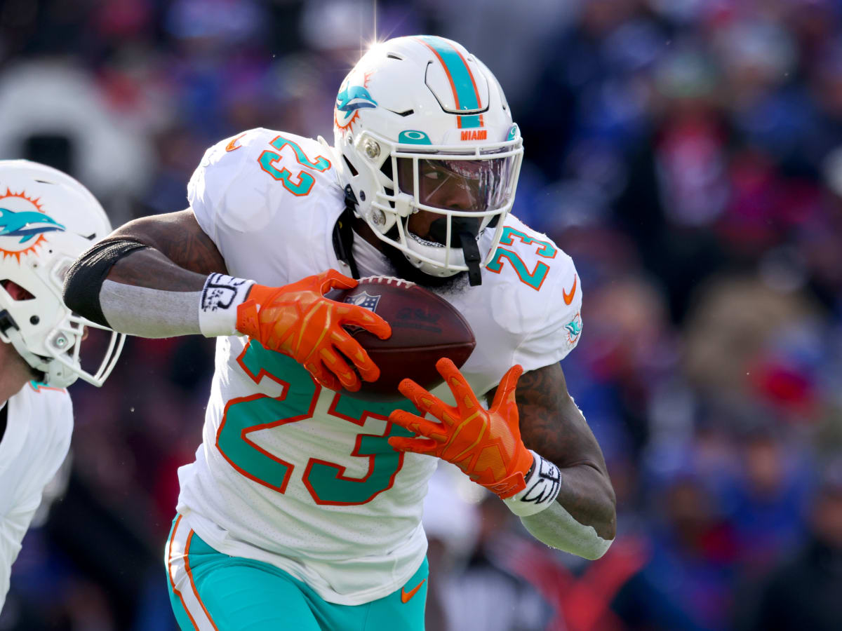 Who is announcing the Dolphins-Bills Wild Card playoff game?