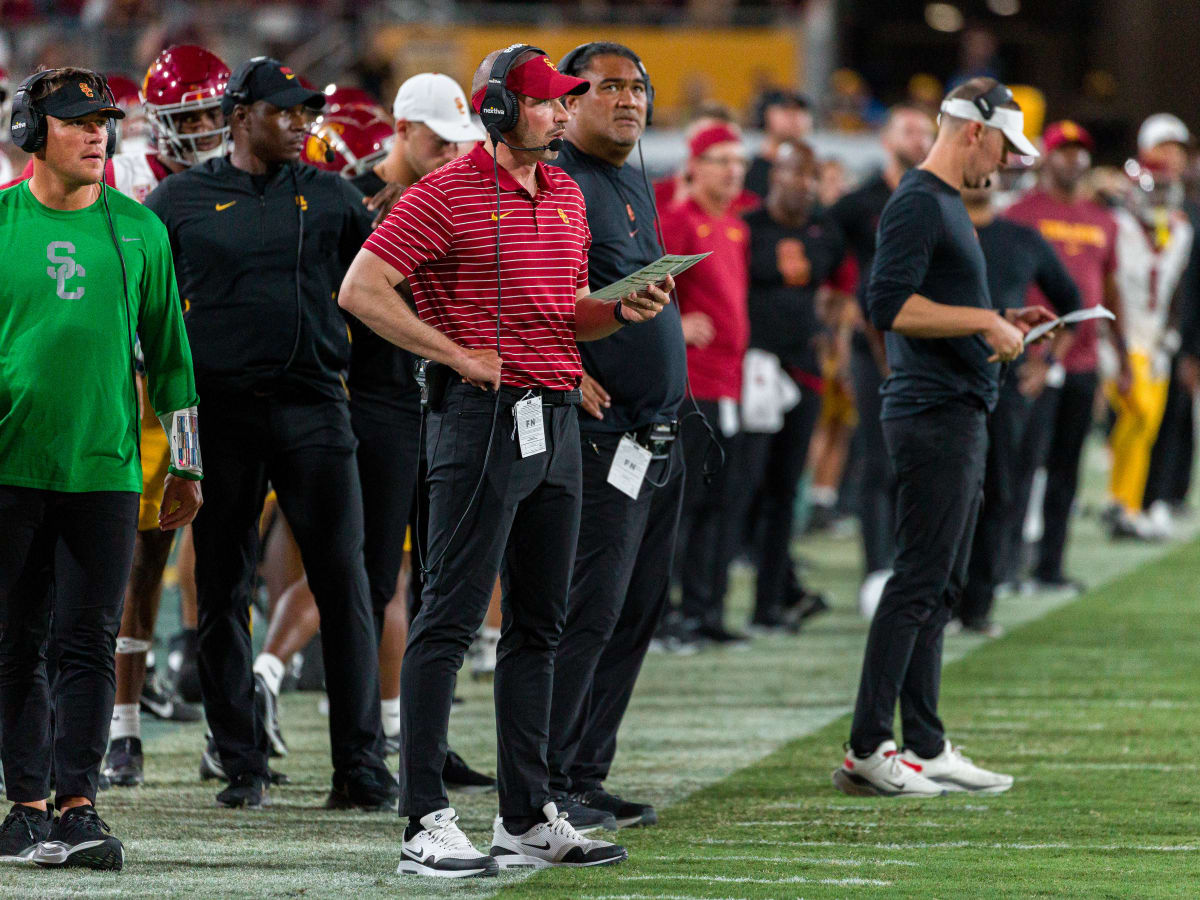 Breaking: Lincoln Riley Has Fired USC Defensive Coordinator Alex Grinch -  The Spun