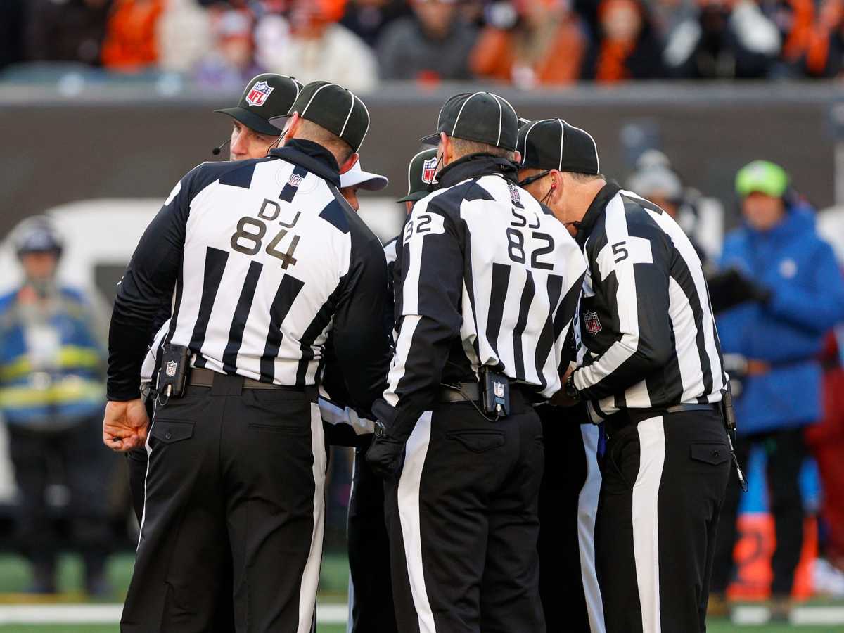 NFL Fans Want Referee Suspended For Rest Of Season - The Spun