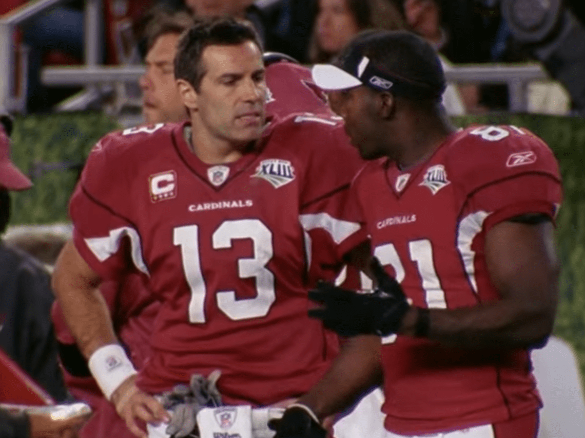 Arizona Cardinals quarterback Kurt Warner walks off the field after losing  to the Pittsburgh Steelers 27-23 at Super Bowl XLIII at Raymond James  Stadium in Tampa, Florida on February 1, 2009. (UPI