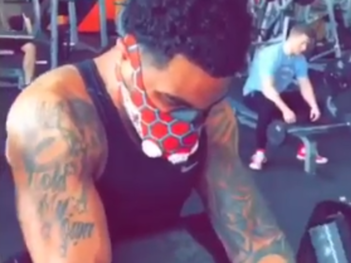 Braxton Miller hits the gym with his adorable son