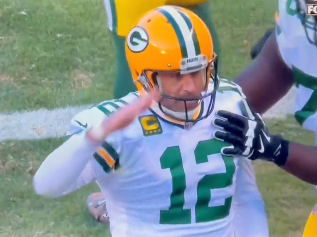 Aaron Rodgers Explains Gesture to Bears Fans Following Win