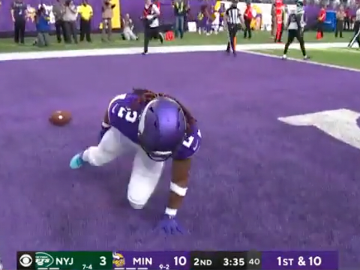 VIDEO: Vikings' Interception Celebration vs Dolphins Was Completely  Unhinged