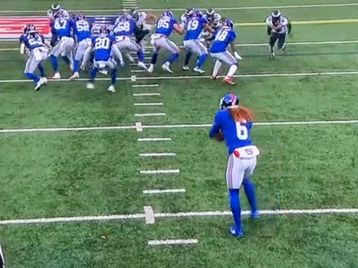 New York Giants' Scottish punter Jamie Gillan mocked for DROPKICKING the  ball