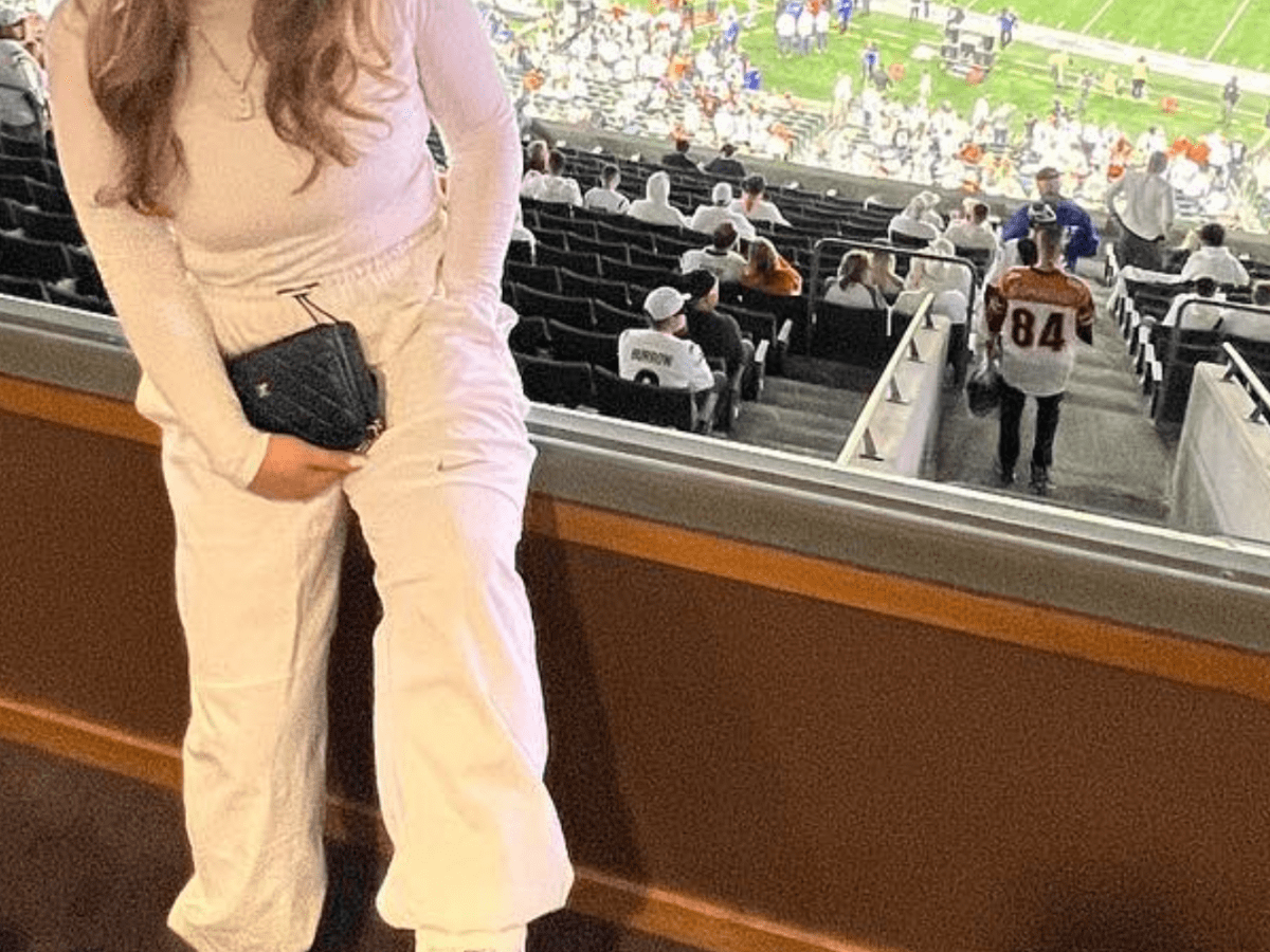 Look: Joe Burrow's Girlfriend Has 1-Word Reaction To Viral Pregame Outfit -  The Spun: What's Trending In The Sports World Today