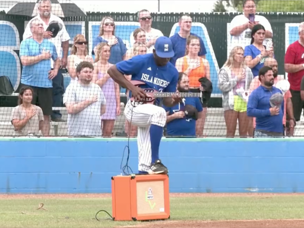 DVIDS - News - NTAG Houston Sailor Knocks It out of the Park with National  Anthem Performance at World Series