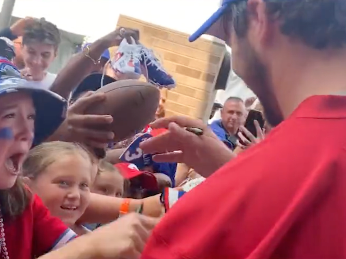 Buffalo Bills QB Josh Allen moves young fan to tears with hug