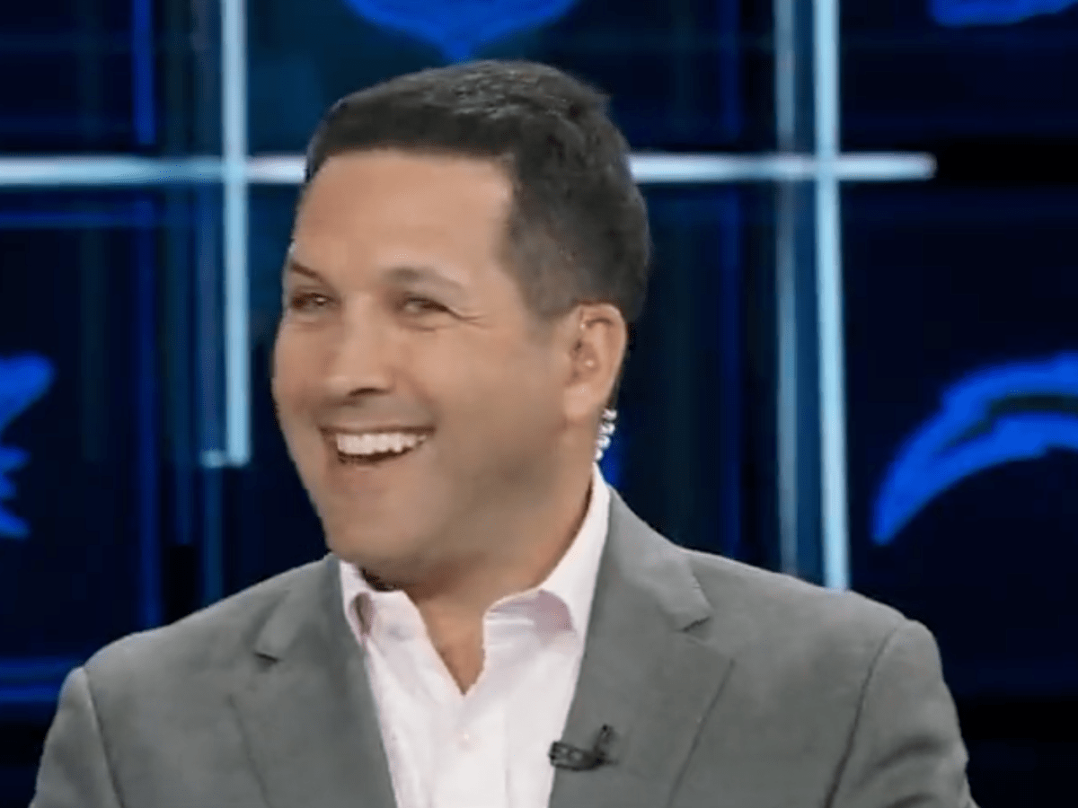 Adam Schefter's on-camera calls aren't great TV, but ESPN's probably fine  with them