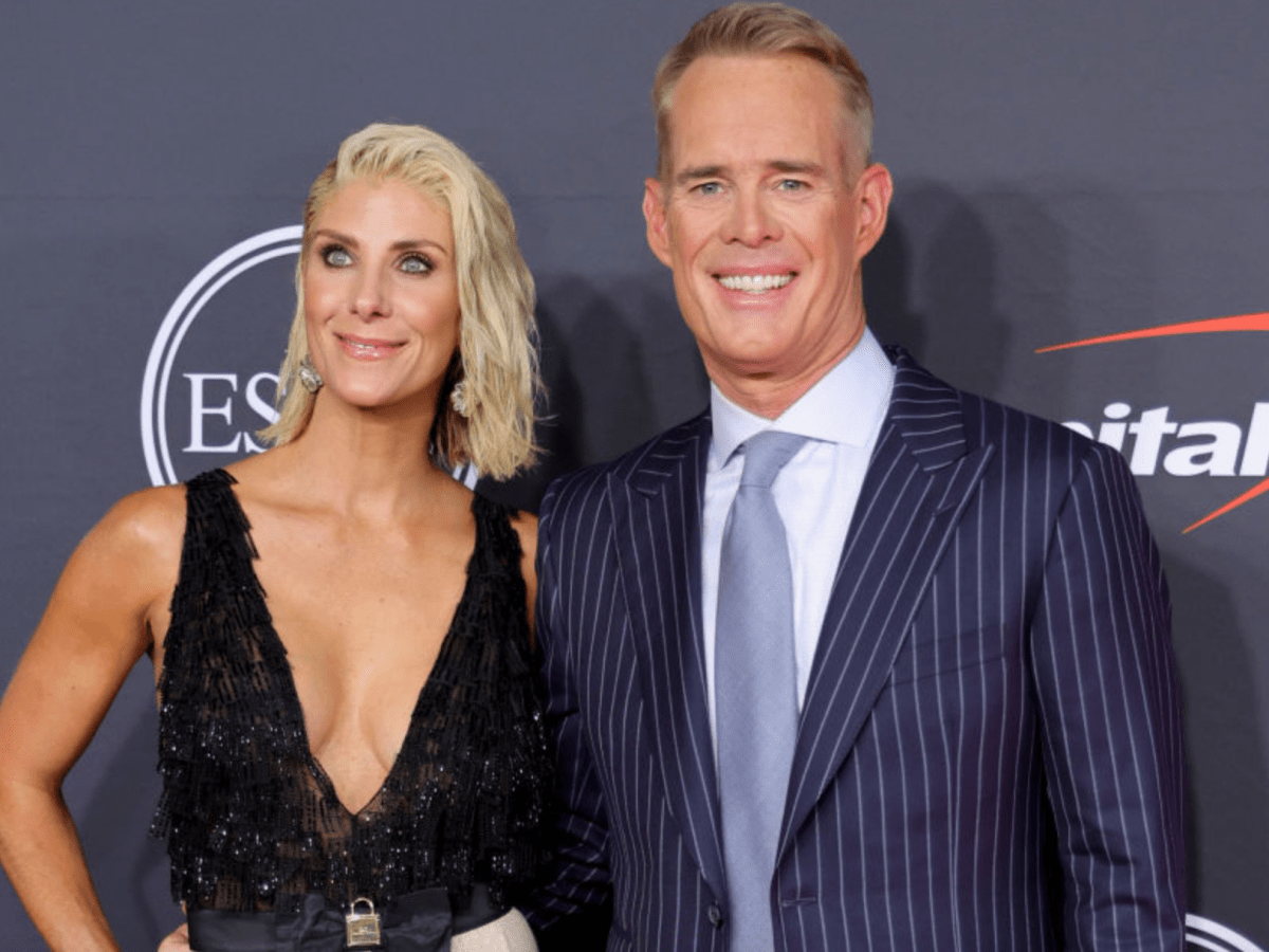 Look: Joe Buck, Wife Michelle Go Viral Wednesday Night - The Spun