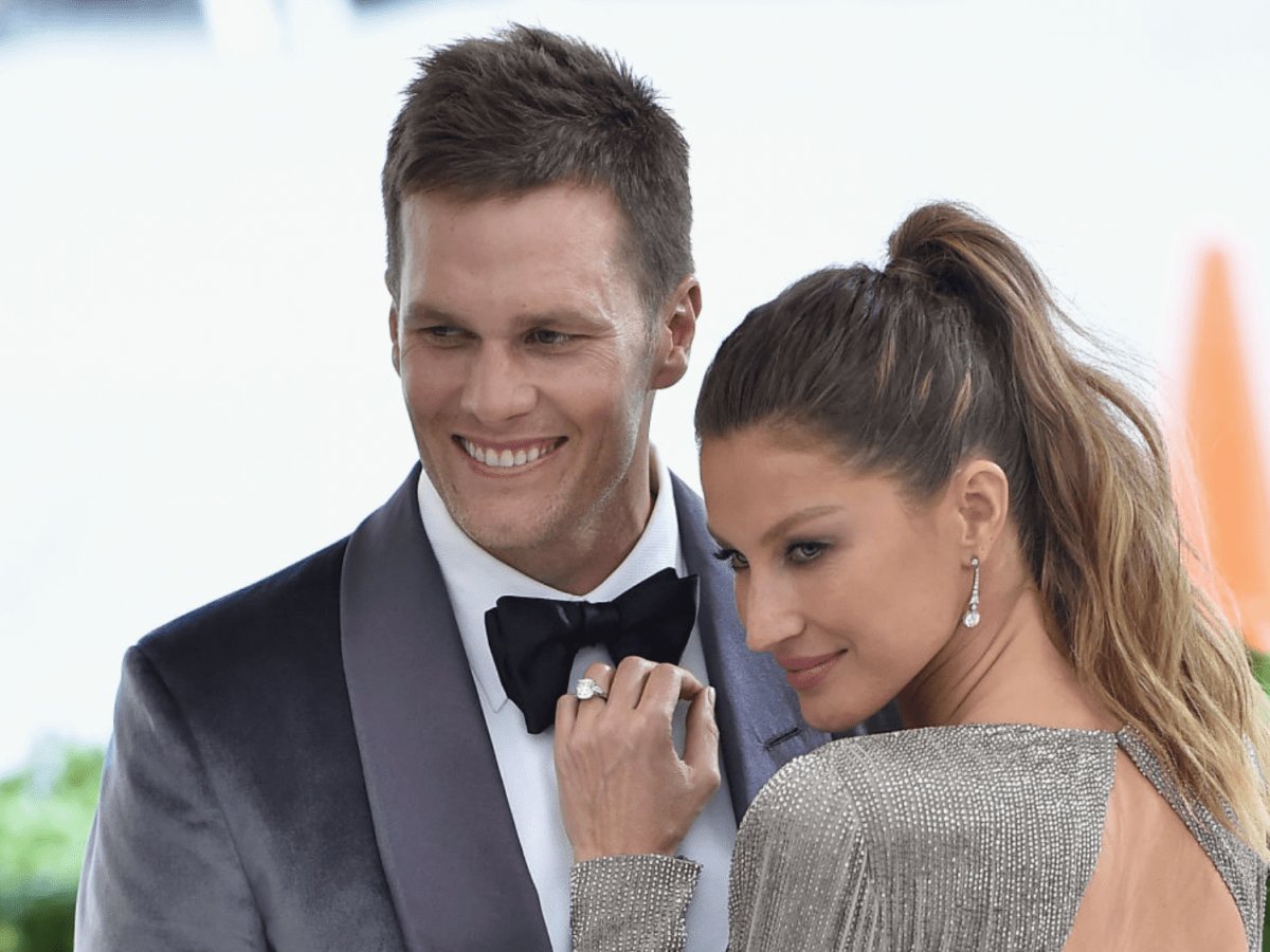 Tom Brady appears to ditch wedding ring in new Instagram video about TB12  milestone amid divorce rumors