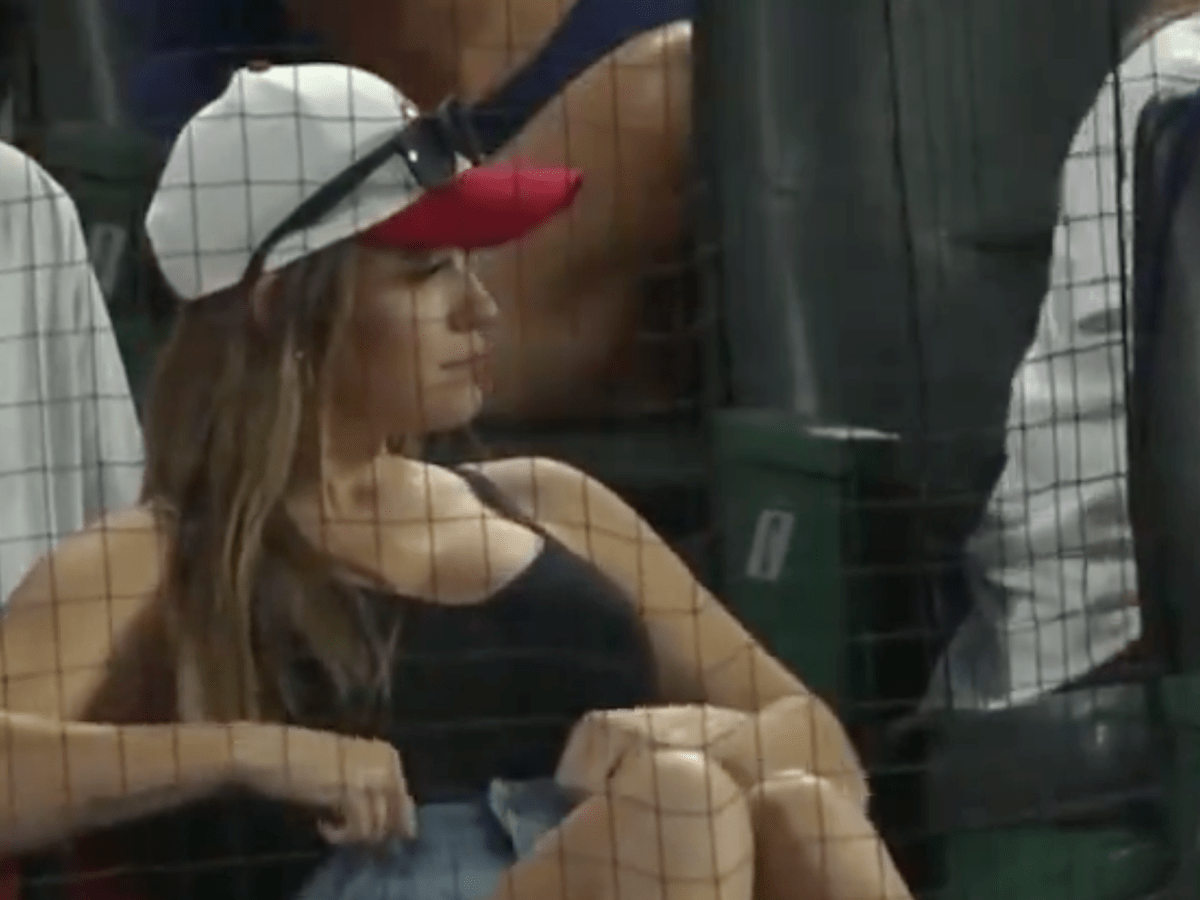 Viral Female Fan From Cardinals Game Has Been Identified - The Spun