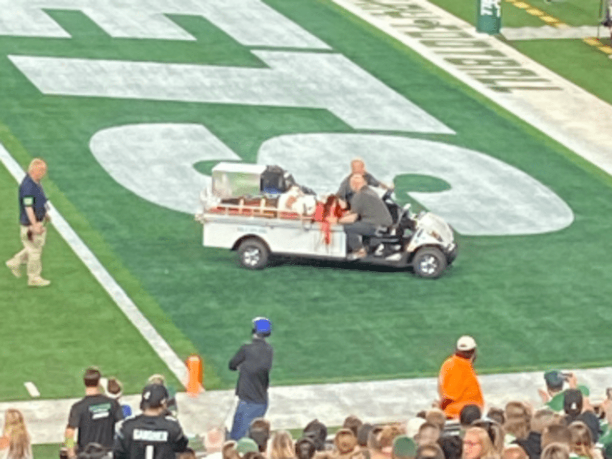 Buccaneers QB John Wolford carried off on stretcher following scary