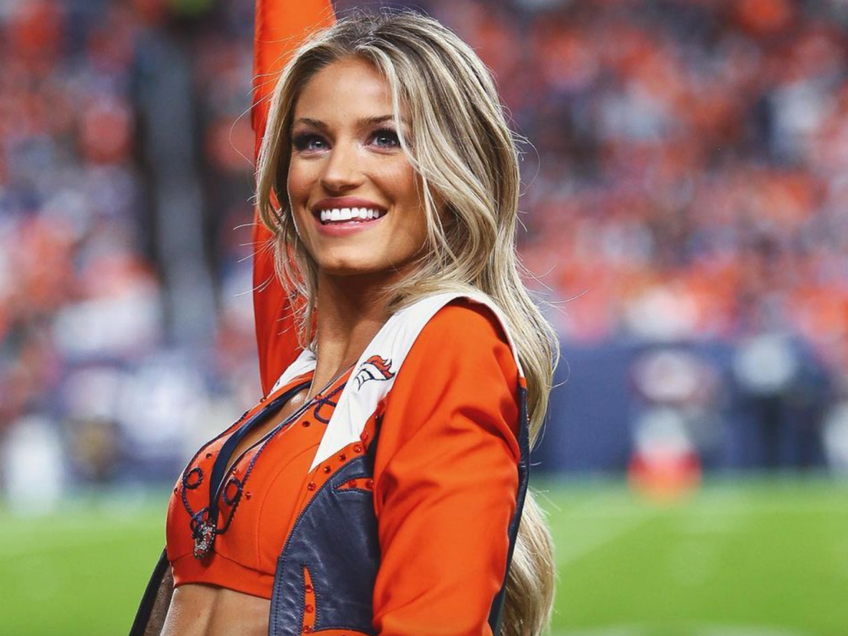 Broncos Cheerleader Turning Heads During Sean Payton's Debut - The