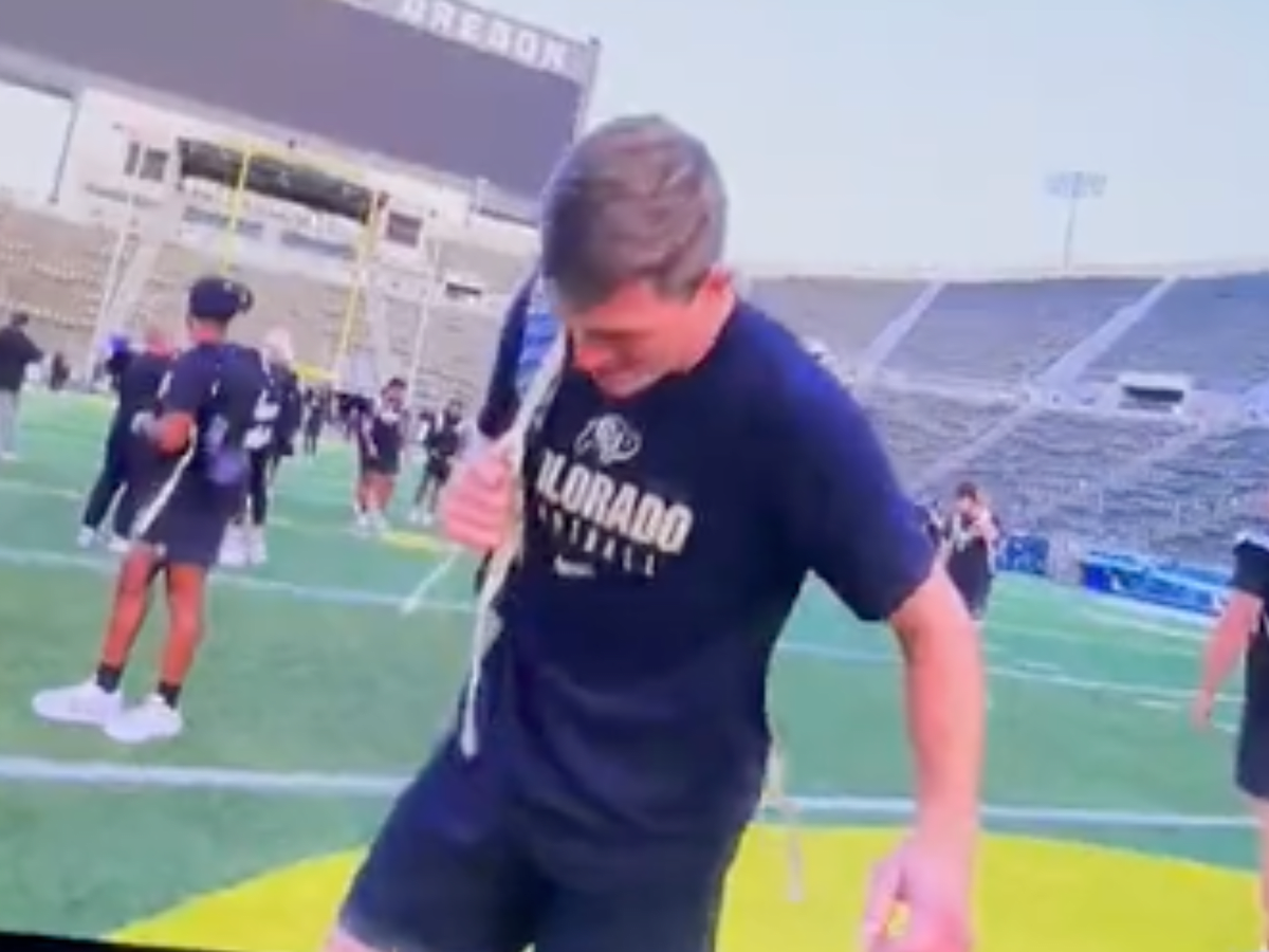 Deion Sanders' Colorado stomps on Oregon logo prior to game