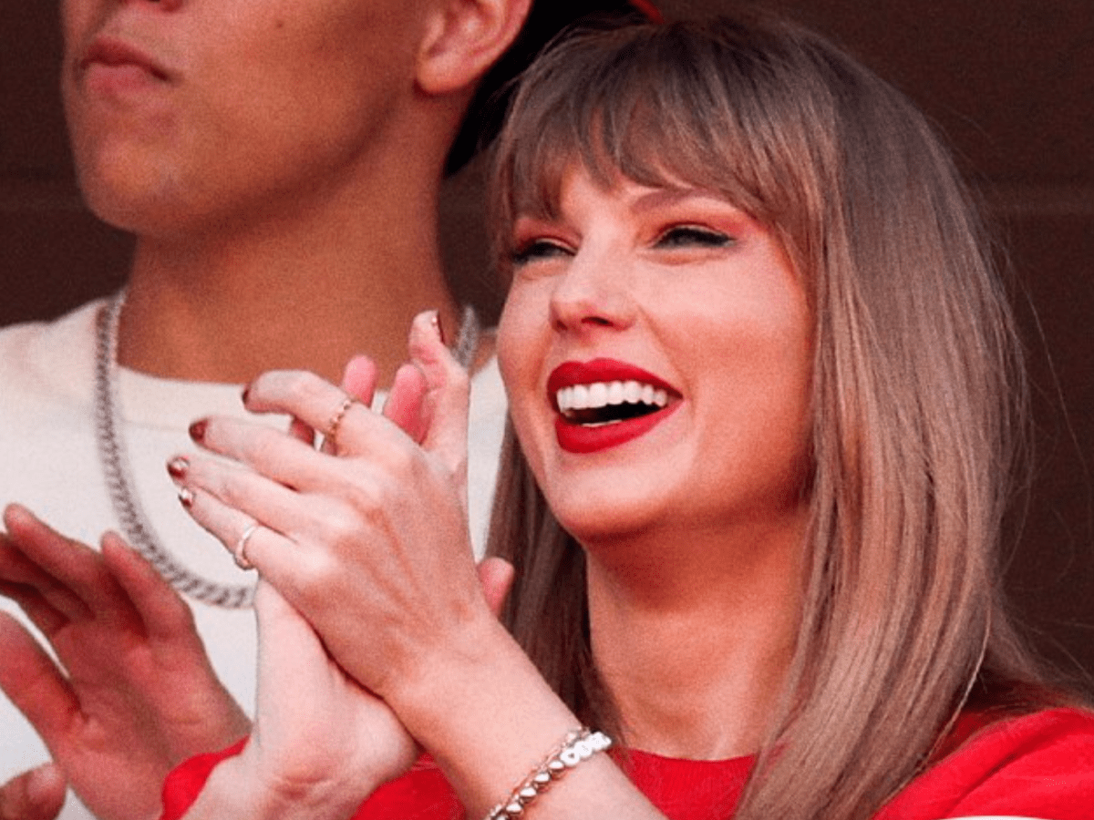 Sunday Night Football' Is A Sideshow To Tonight's Taylor Swift