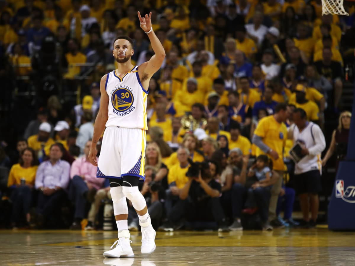 Curry 2017 top