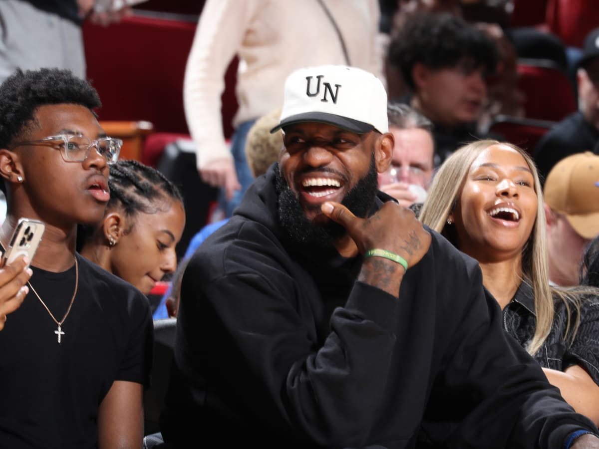 Lebron aau team on sale