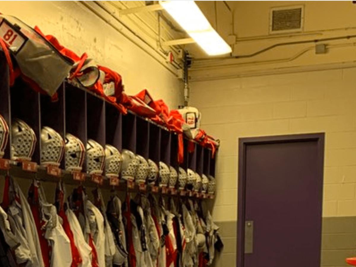 Photo Of Big Ten Away Team Locker Room Is Going Viral - The Spun