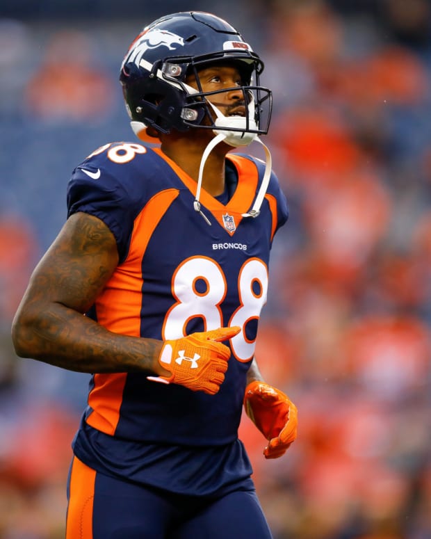 demaryius thomas warms up for the denver broncos
