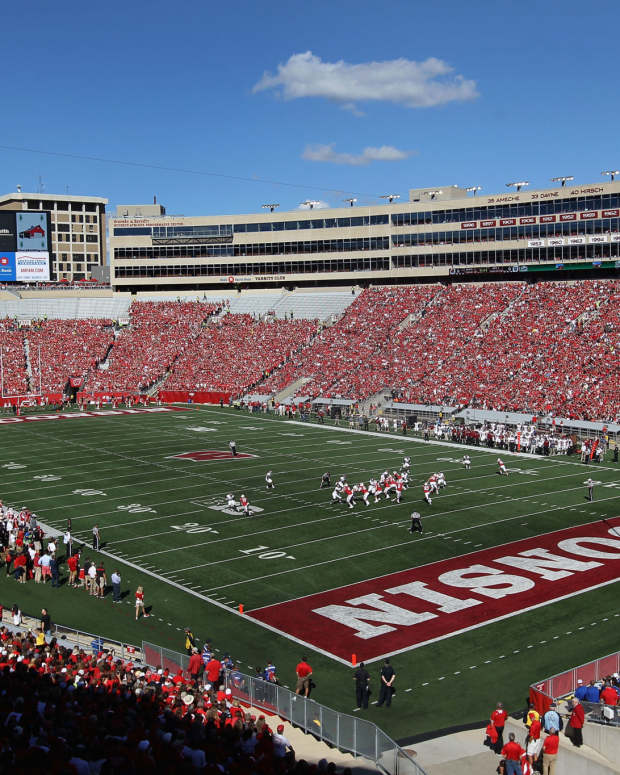 Wisconsin Football Reveals Stunningly Good Throwback Jersey For 2019 ...