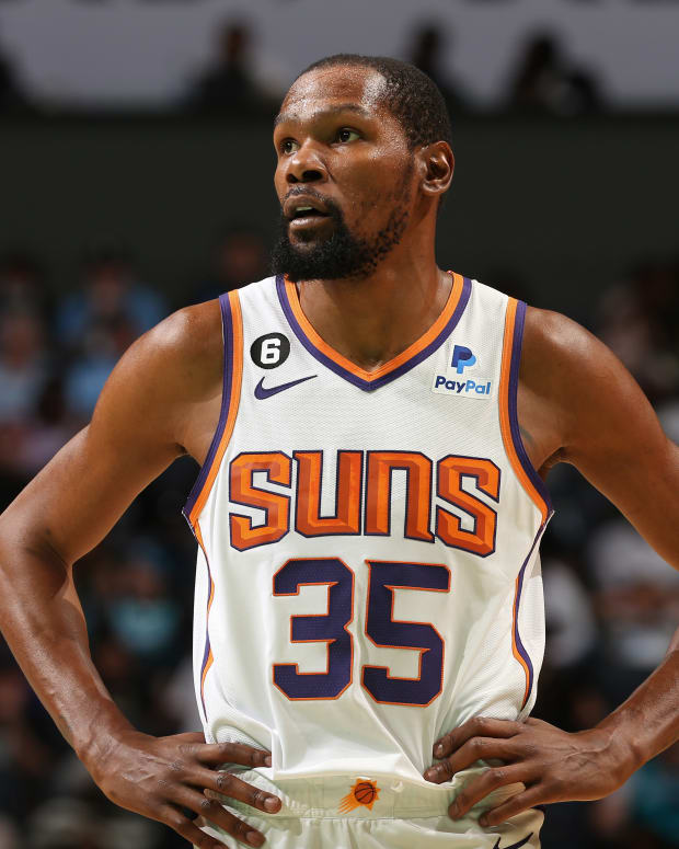 Kevin Durant Confronted Fan Who Called Him Derogatory Name - The Spun:  What's Trending In The Sports World Today