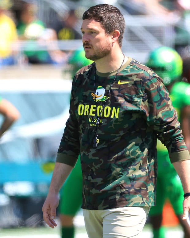 Head Coach Dan Lanning of the Oregon Ducks