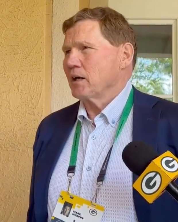 Packers team president and CEO Mark Murphy speaking to reporters.