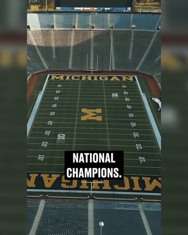 10 Most Impressive Locker Rooms In College Football The Spun