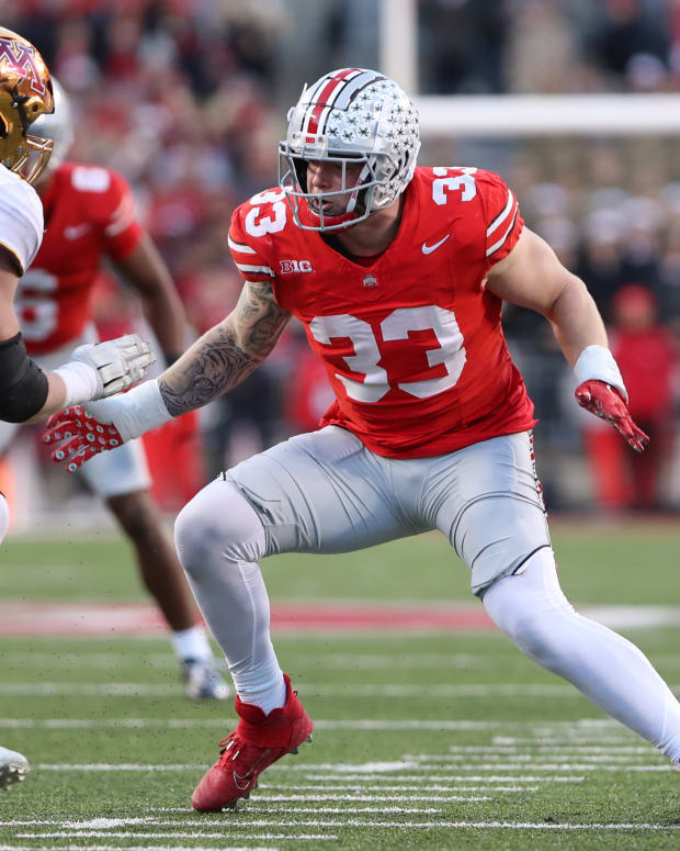 Ohio State defensive end Jack Sawyer rushes against the Minnesota Golden Gophers.