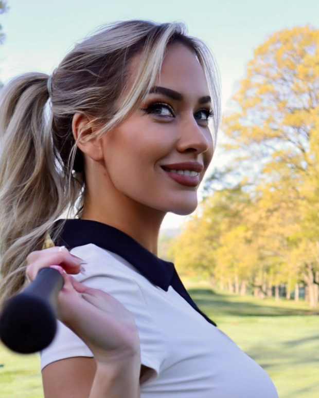 Paige Spiranac golf video.