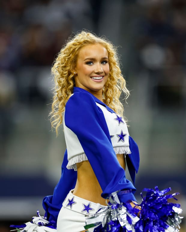 Cowboys cheerleader in action.