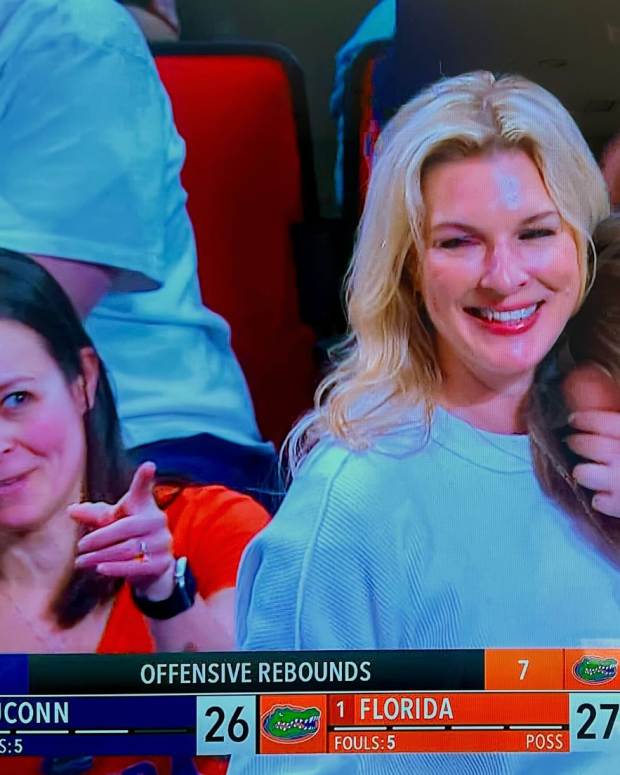 John Calipari's Daughter Goes Viral With New Photo On Sunday - The Spun