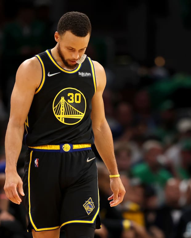 Curry top finals jersey