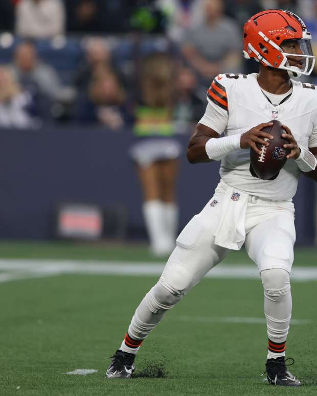 NFL Orders Odell Beckham Jarvis Landry To Change Cleats During Game The Spun