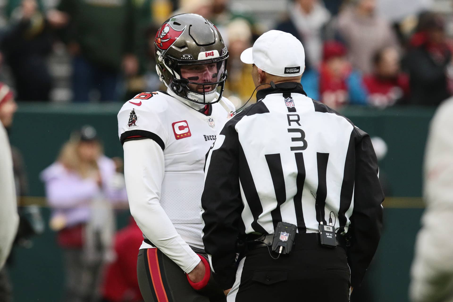 NFL Fans Calling For Entire Officiating Crew To Be Fired Sunday - The Spun