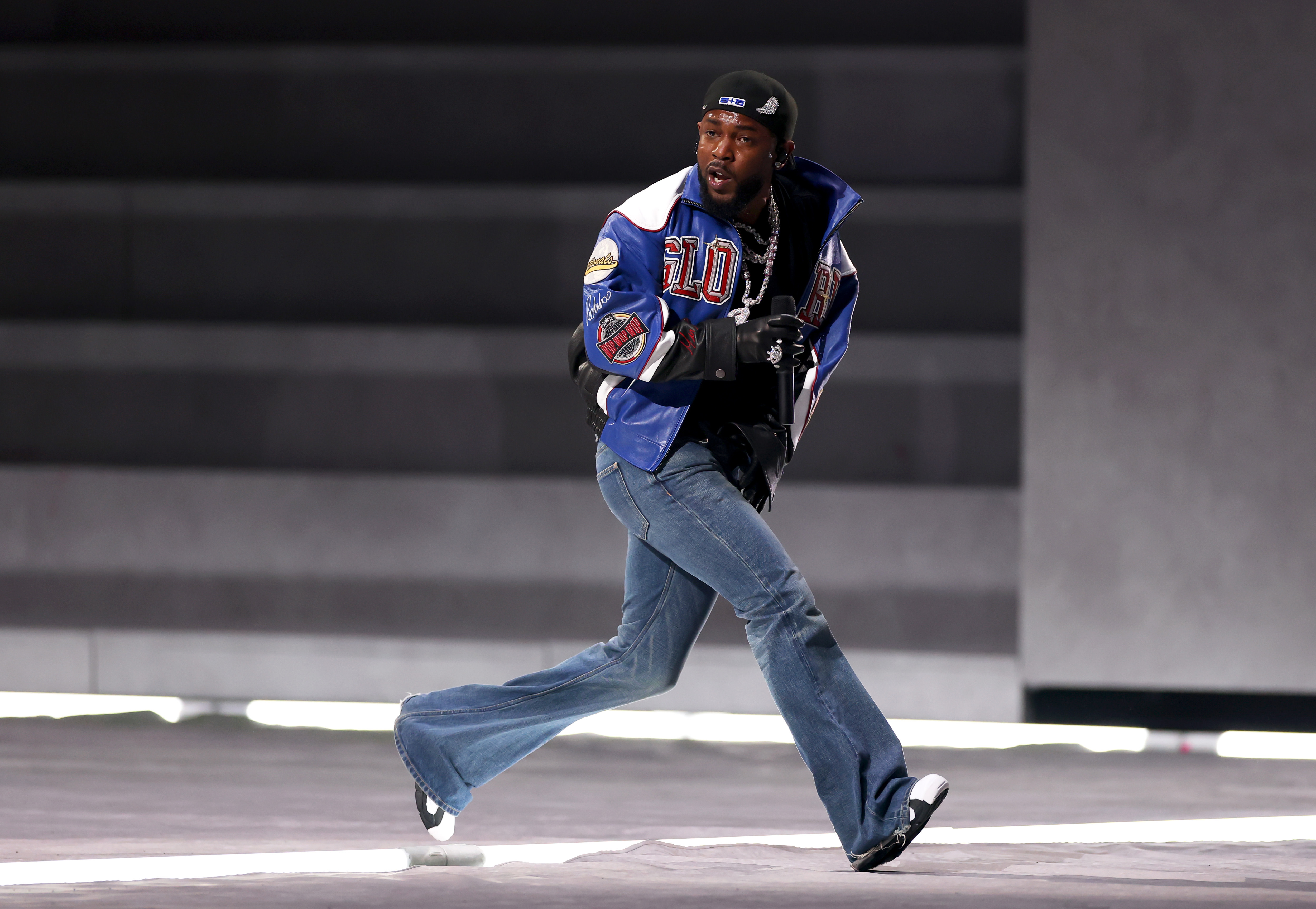 Kendrick Lamar Wore Women's Clothing During Halftime Show - The Spun