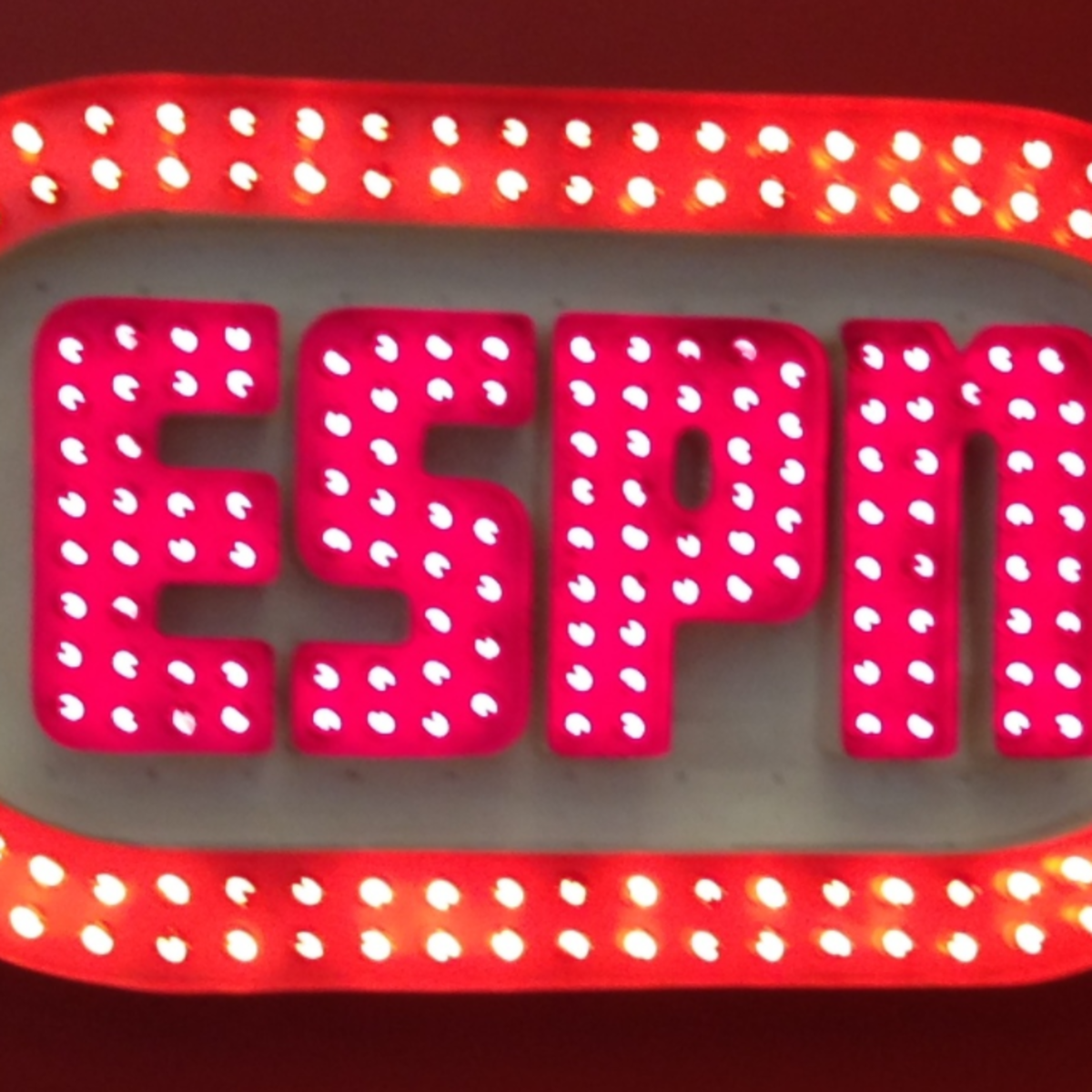 Keith Olbermann Getting Expanded Role At ESPN, SportsCenter - The Spun, image size:1200x1200