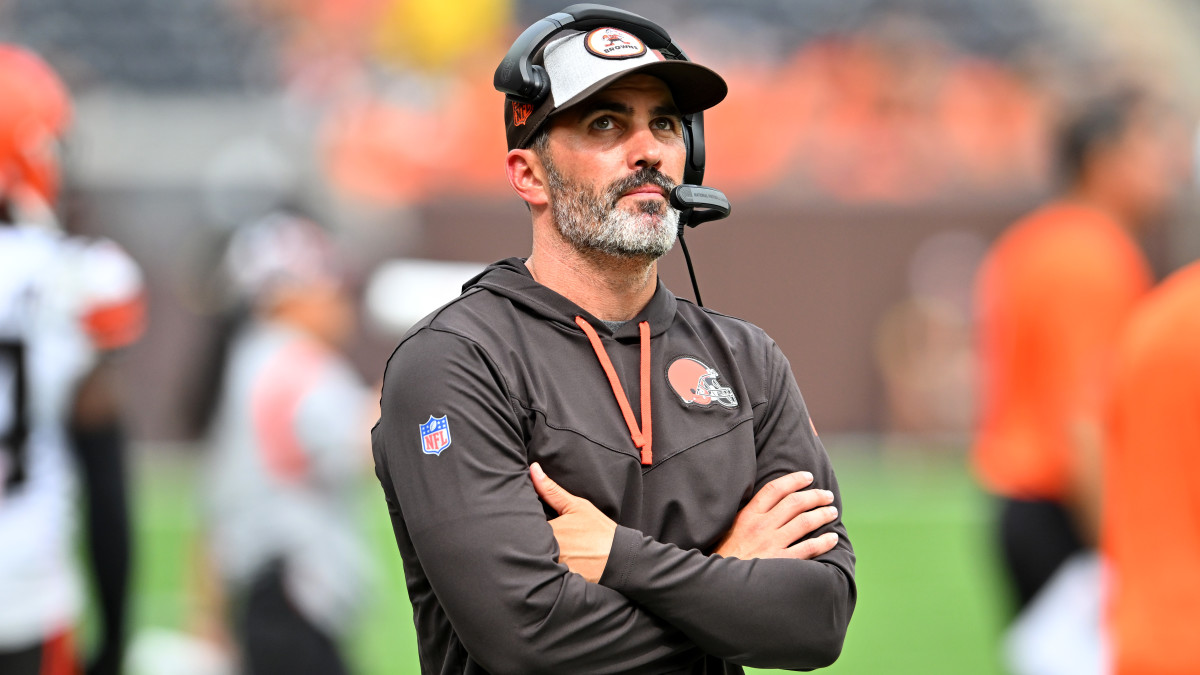 Kevin Stefanski Explains Controversial Shedeur Sanders Benching - The Spun