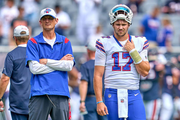 Bills assistant coach Ken Dorsey goes viral in press box outburst - Sports  Illustrated