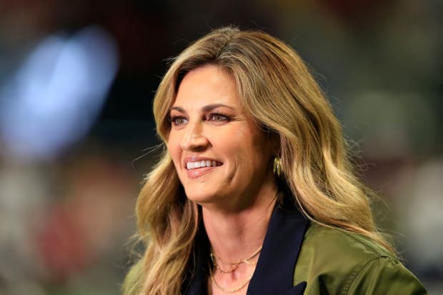 Old Dogs Aaron Rodgers & Tom Brady Still Have a Lot to Offer, Reckons  Veteran Sportscaster Erin Andrews - The SportsRush