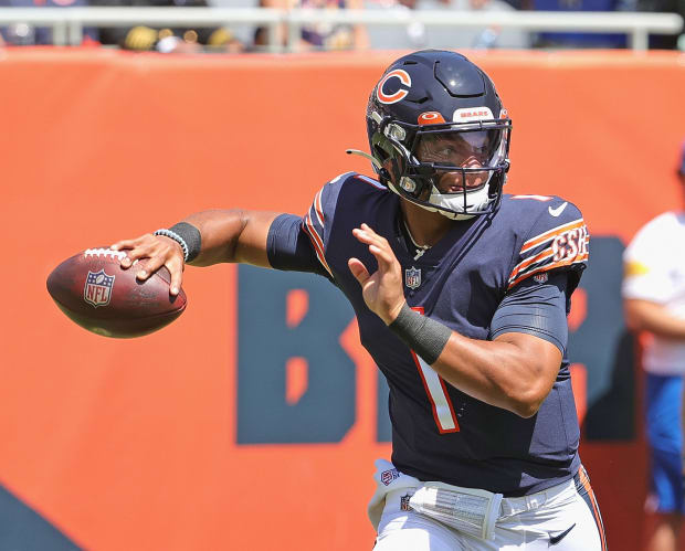 Bears news: Justin Fields gets brutally honest on Chicago's wide