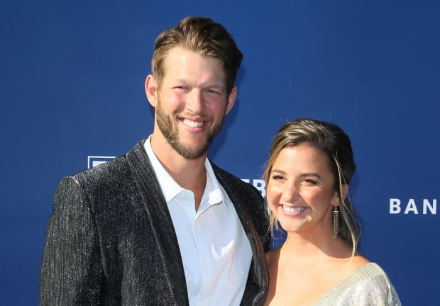 Kershaw goes eephus in proposal to wife