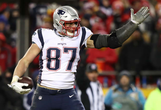 Rob Gronkowski retirement has Patriots in desperate need of a replacement  and Raiders could keep them from getting one - Silver And Black Pride