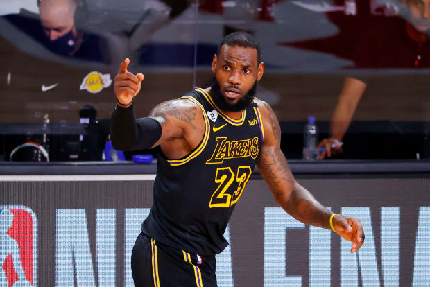 Los Angeles Lakers switch to 'Black Mamba' uniforms for potential  title-clinching Game 5 - ESPN