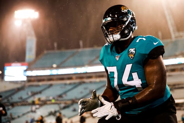 Jaguars trailing the Giants at halftime, LT Cam Robinson back