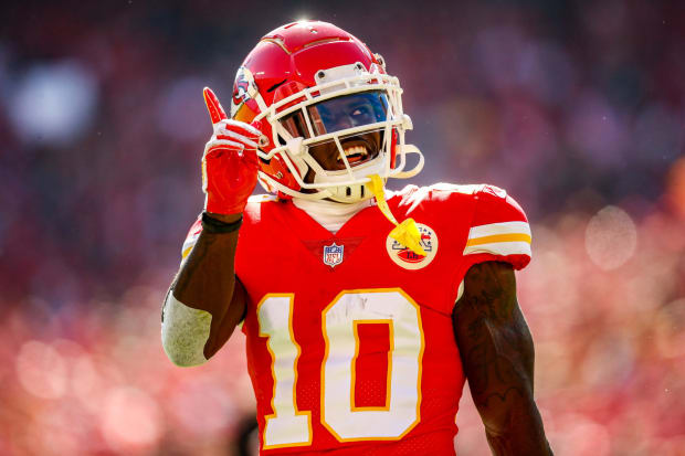 Look: Tyreek Hill Breaks Silence On Trade To Dolphins - The Spun: What's  Trending In The Sports World Today