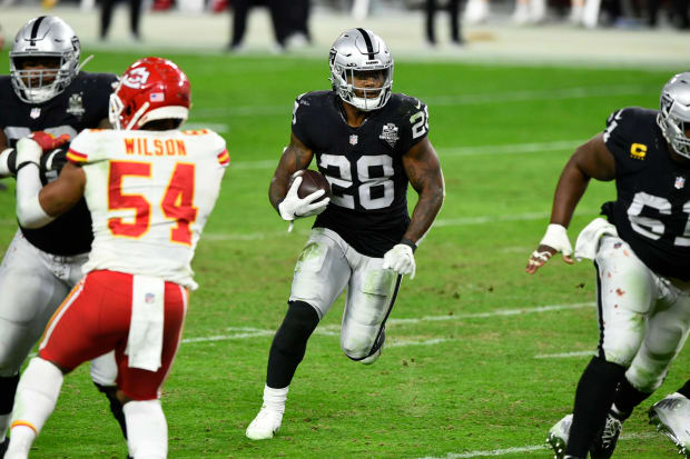 Giants acquire Raiders TE Darren Waller in move Josh Jacobs doesn't seem to  like