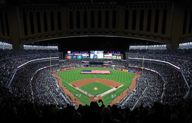 MLB Fans React To Ugly Scene At Yankee Stadium