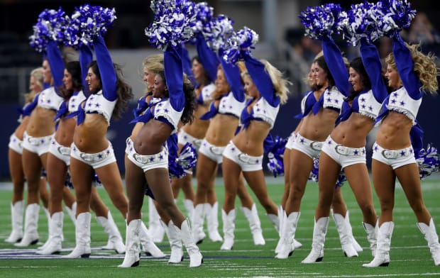 Raiders Cheerleader Went Viral During Preseason Debut