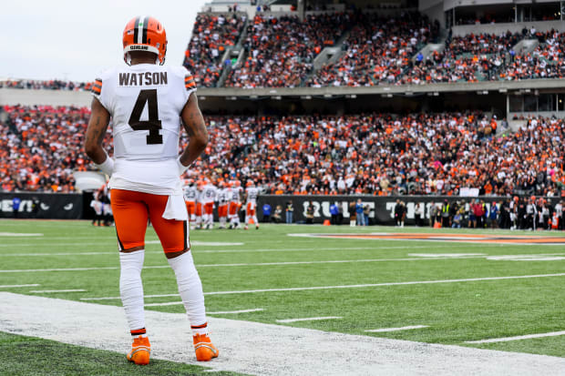 The Bengals Are Not Happy With The Browns' New Helmets - The Spun